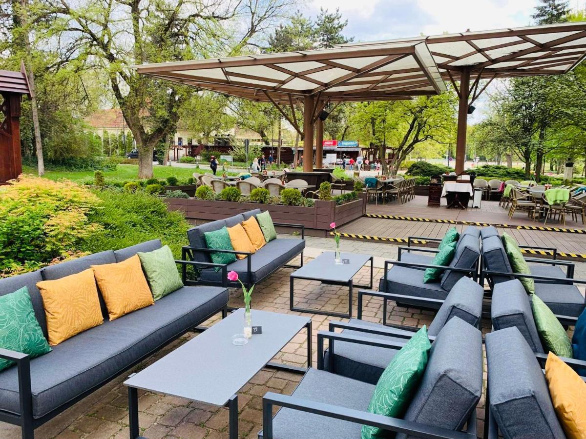 Villa Hotel Debrecen Eksteriør billede